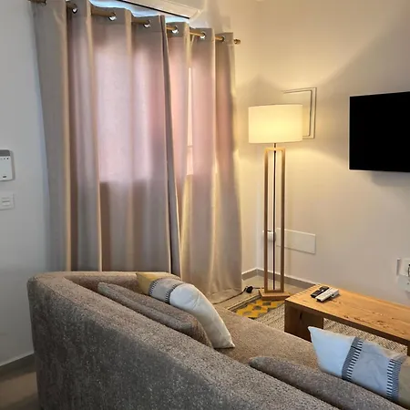 Newly Renovated With Swimming Pool Apartmán *
